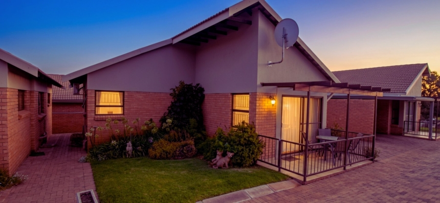 1 Bedroom Property for Sale in Langenhovenpark Free State